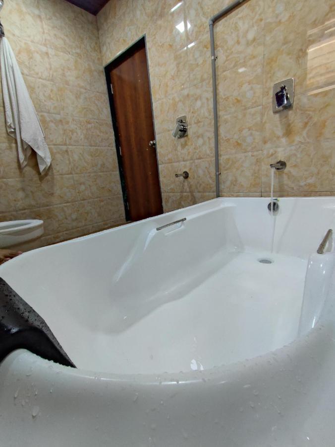 Hotel Starlit Navi Mumbai Luaran gambar